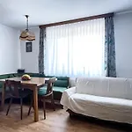 Апартаменты Am Heissberg Fehring